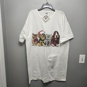 Prints of tails vintage women's shirt one size beige cats and dogs Chris…